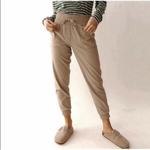Albion Destination Jogger Khaki Tan Women's Size Small